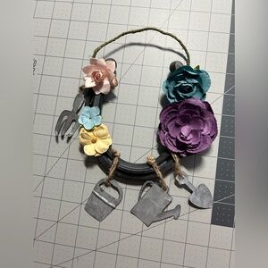 Horseshoe wall decor